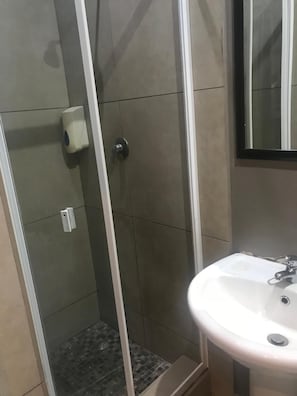 Unclassified image, 4 of 17, button - Amble Inn (Empangeni)