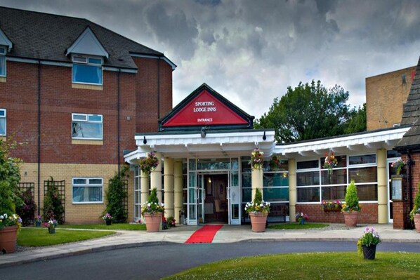 Unclassified image, 1 of 35, button - The Greyhound Hotel Leigh (Leigh)