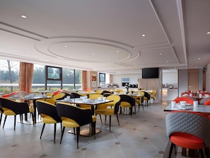 Unclassified image, 3 of 33, button - Vienna Hotel (Kunming)