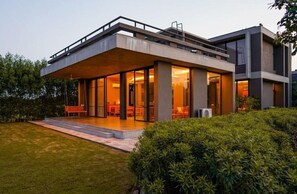 Ảnh chưa phân loại, 2 trong số 37 ảnh, nút