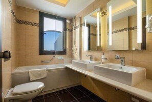 Bathroom - Ladiko Suites (Rhodes)