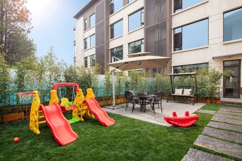 Hawthorn by Wyndham Honghe Mile Hot Spring