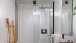 Bathroom - Mazee New Age Hotel (Paros)