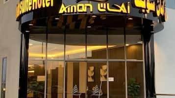 تفاصيل الفندق من الخارج