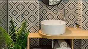Bathroom - Pidna Apartments (Dio-Olympos)