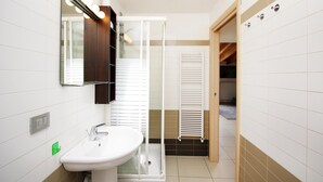Unclassified image, 4 of 13, button - Vrbo Property (Milano)