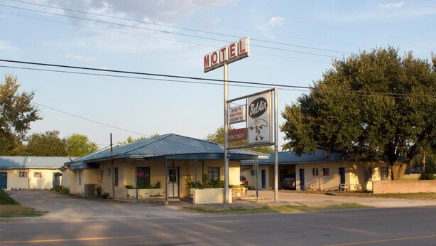 Unclassified image, 1 of 24, button - Bel-air Motel (Alice)