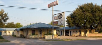 Bel-air Motel