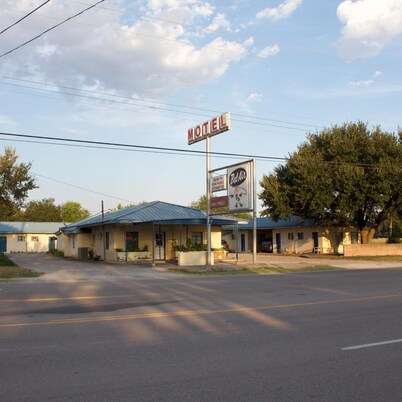 Bel-air Motel