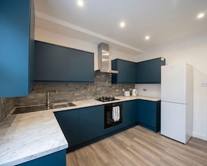 Private kitchen - Boswell Elite Two Bed Apartment (Colchester)