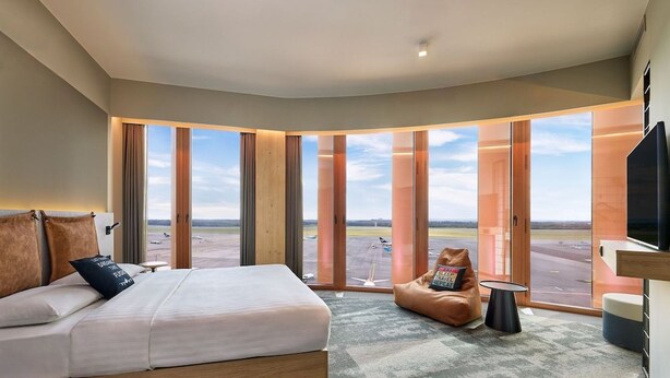 Room - Moxy Luxembourg Airport (Niederanven)