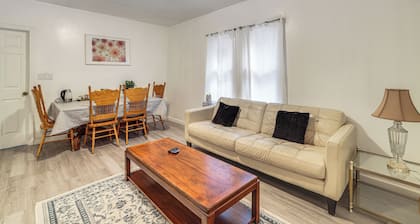 Easy Niagara Falls Access! Apt w/ Full Kitchen