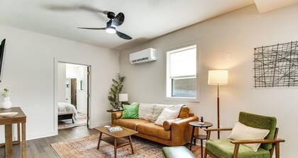 Walk to Mountain Home Square: Remodeled Apt