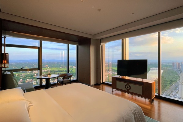 270° Panoramic King Room | In-room safe, WiFi (free)