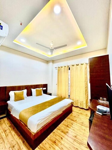 shree gurukripa inn