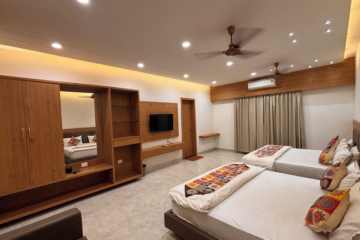 Superior Double Room, City View | Laptop workspace, free WiFi