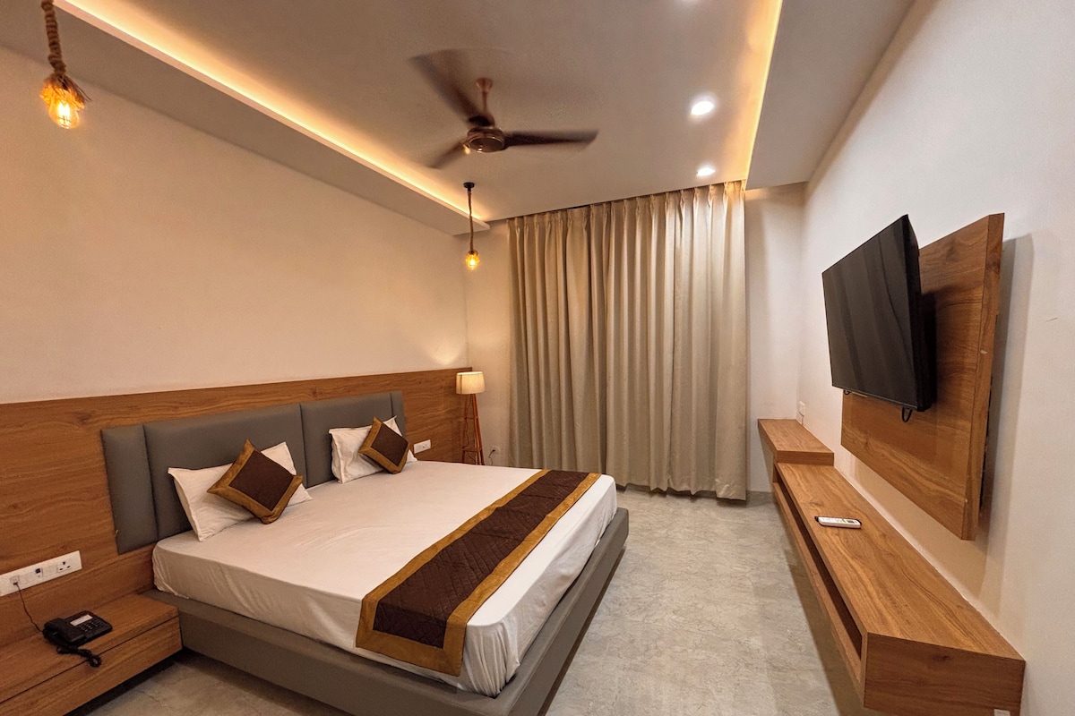Double Room, City View | Laptop workspace, free WiFi