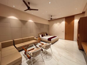 Suite | Laptop workspace, free WiFi - Raghuvar Hotel and Resto (Ramdevra)