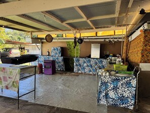 Outdoor dining - Fare Hiro lodge (Moorea-Maiao)