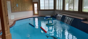 Lake Winnebago Private Dock Indoor Pool Sleeps 22