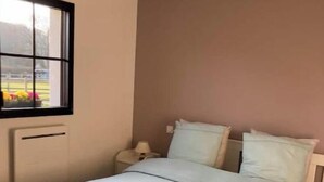 Room - Vrbo Property (Maresville)