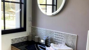 Bathroom - Vrbo Property (Maresville)