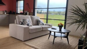 Living area - Vrbo Property (Maresville)