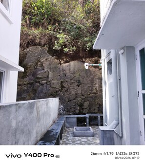 Property grounds - VISA HOMESTAY
Private Cottage @ Your Budget
family-friendly and pet-friendly (Kodaikanal)