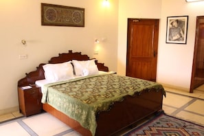 Quarto família, sacada, vista para a cidade | Ferros/tábuas de passar roupa