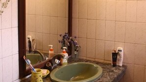 Bathroom - Savrupson Heritage Home (Jalandhar)