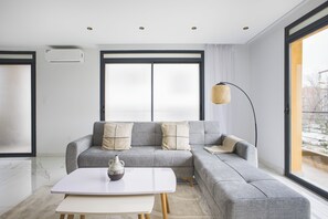 Apartment | Living area - Élégant Appartement 4 pièces à Gambetta  (Oran)