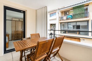 Outdoor dining - Douceur des Plages - à 2 pas de la plage (Le Grau-du-Roi)
