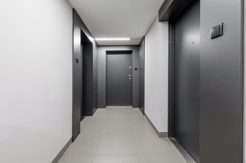 Lumina 3room Apt w/ Parking 