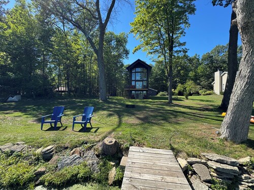 RiverBend Retreat offers a quiet get away. Located on the Peshtigo River.