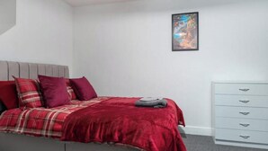 Room - Comfortable 2-Bedroom Contractor Apartment in Immingham – All Bills Included (Immingham)