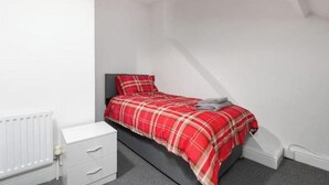 Room - Comfortable 2-Bedroom Contractor Apartment in Immingham – All Bills Included (Immingham)