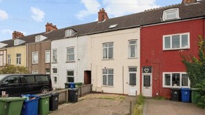 Exterior - Comfortable 2-Bedroom Contractor Apartment in Immingham – All Bills Included (Immingham)