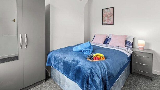 Room - Kensington Contractors Den (Liverpool)