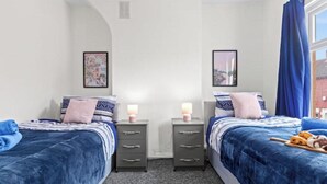 Room - Kensington Contractors Den (Liverpool)