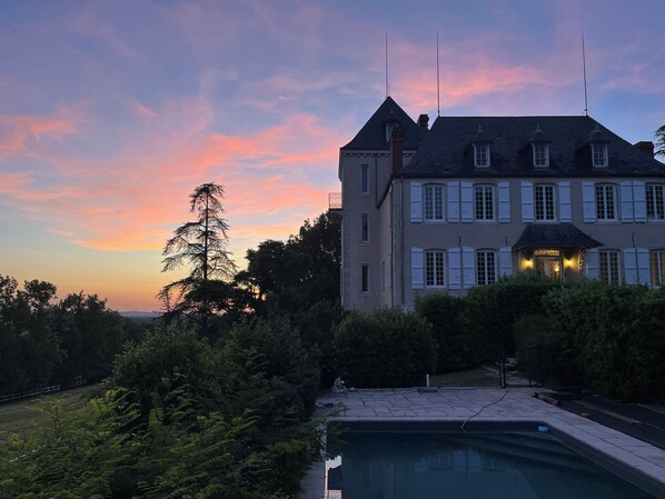Unclassified image, 1 of 72, button - Beautiful family holiday château with stunning views and private pool. (Serres-Sainte-Marie)