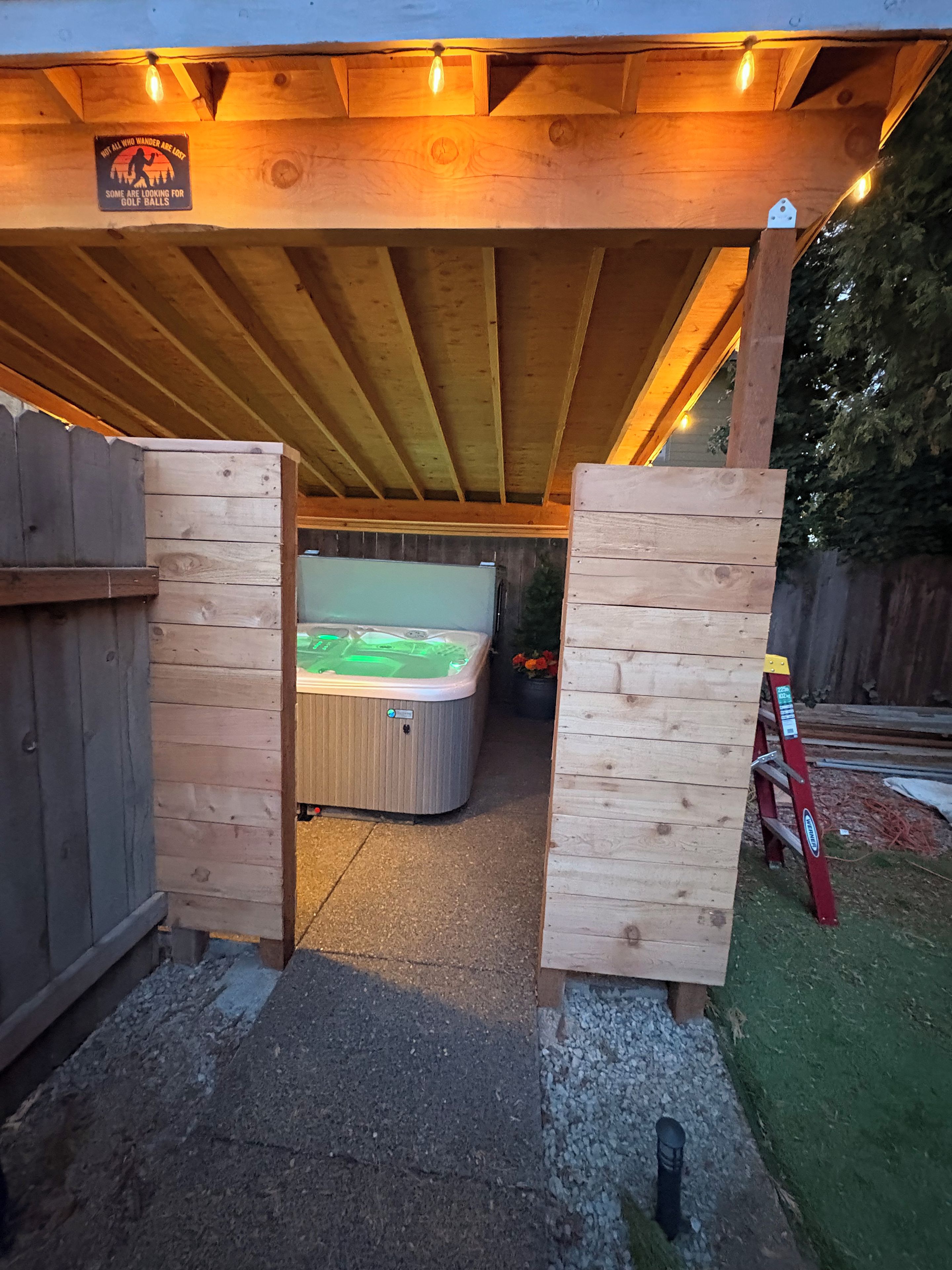 Outdoor spa tub