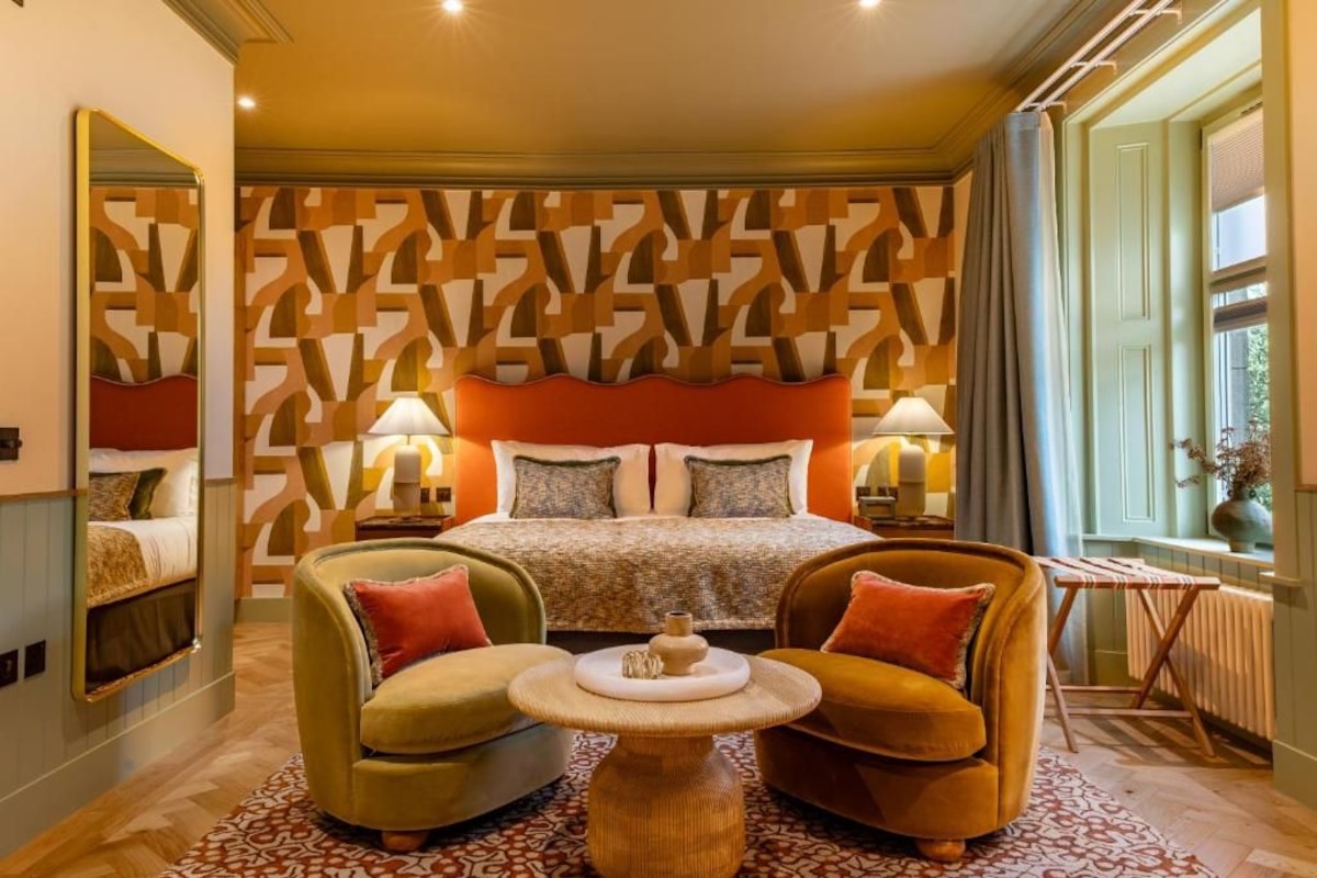 Family Room | Free WiFi