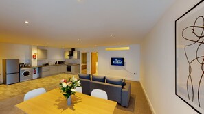 Interior - K Suites - Spacious 3 bed Apt w/ FREE parking (Lowestoft)