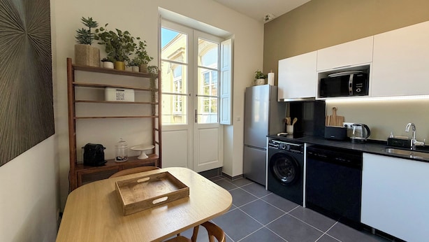 Private kitchen - Vrbo Property (Albi)