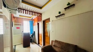 Lobby sitting area - Fabhotel Sangama Comfort (Kanakapura)