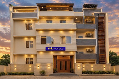 Fabhotel Golden Majestic