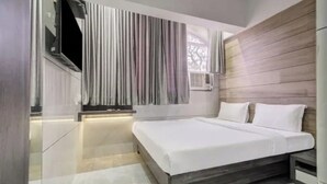 Deluxe Room - Fabhotel Spring Residency (Mumbai)
