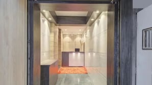 Lobby - Fabhotel Spring Residency (Mumbai)
