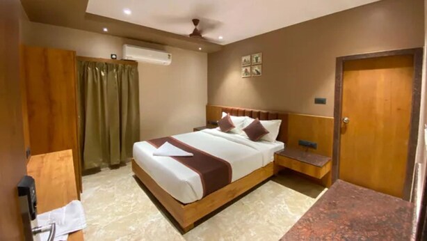 Deluxe Room - Fabhotel Prime City Central (Visakhapatnam)