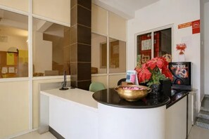 Reception - Fabhotel The Mangrove Wood Residency (Chennai)